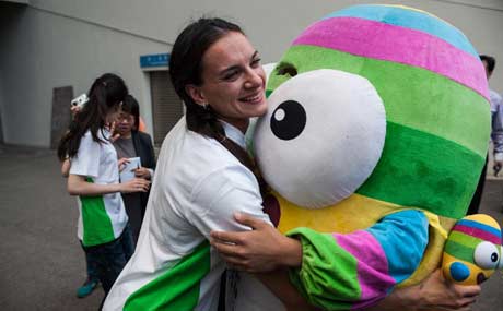 国际奥委会宣布伊辛巴耶娃担任南京青奥会大使 