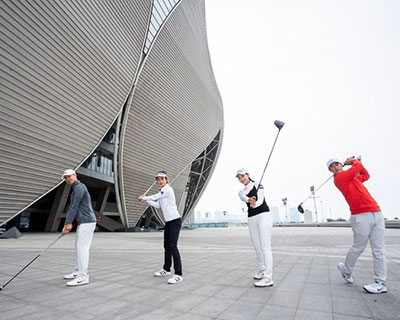 杭州高尔夫球锦标赛:男女同场竞技 选手看淡“差异”